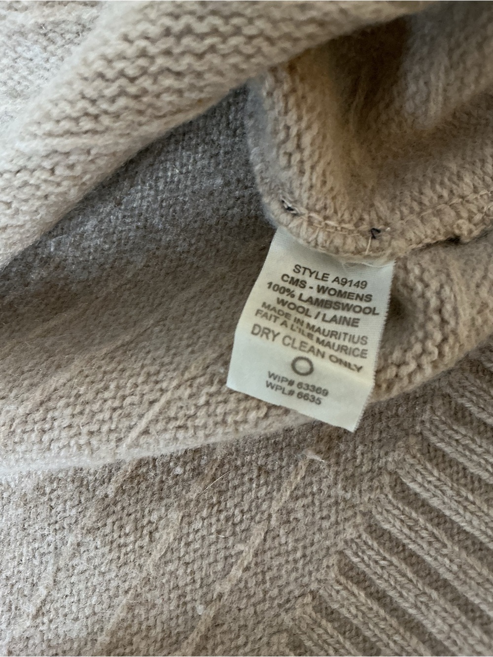 Woolrich Women’s Beige Lambswool Quarter Zip Sweater – Fair Isle Knit - Picture 9 of 10